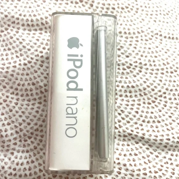 Preowned Apple IPod nano 1GB